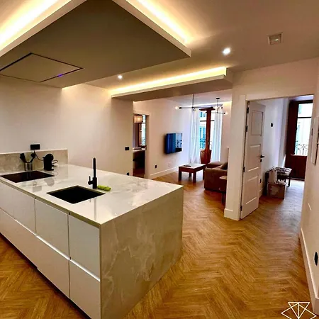 Atuaire Centro Historico Con Vistas A La Moneda Azul Parking Incluido Daire Burgo